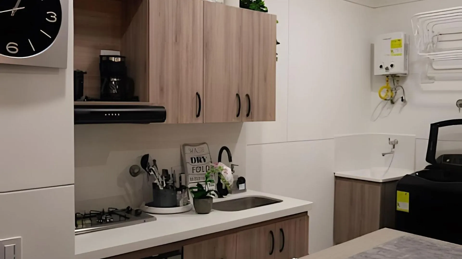 Apartament Edificio Manzanres - Central Cerca Al Poblado - Zona Tranquila Medellín