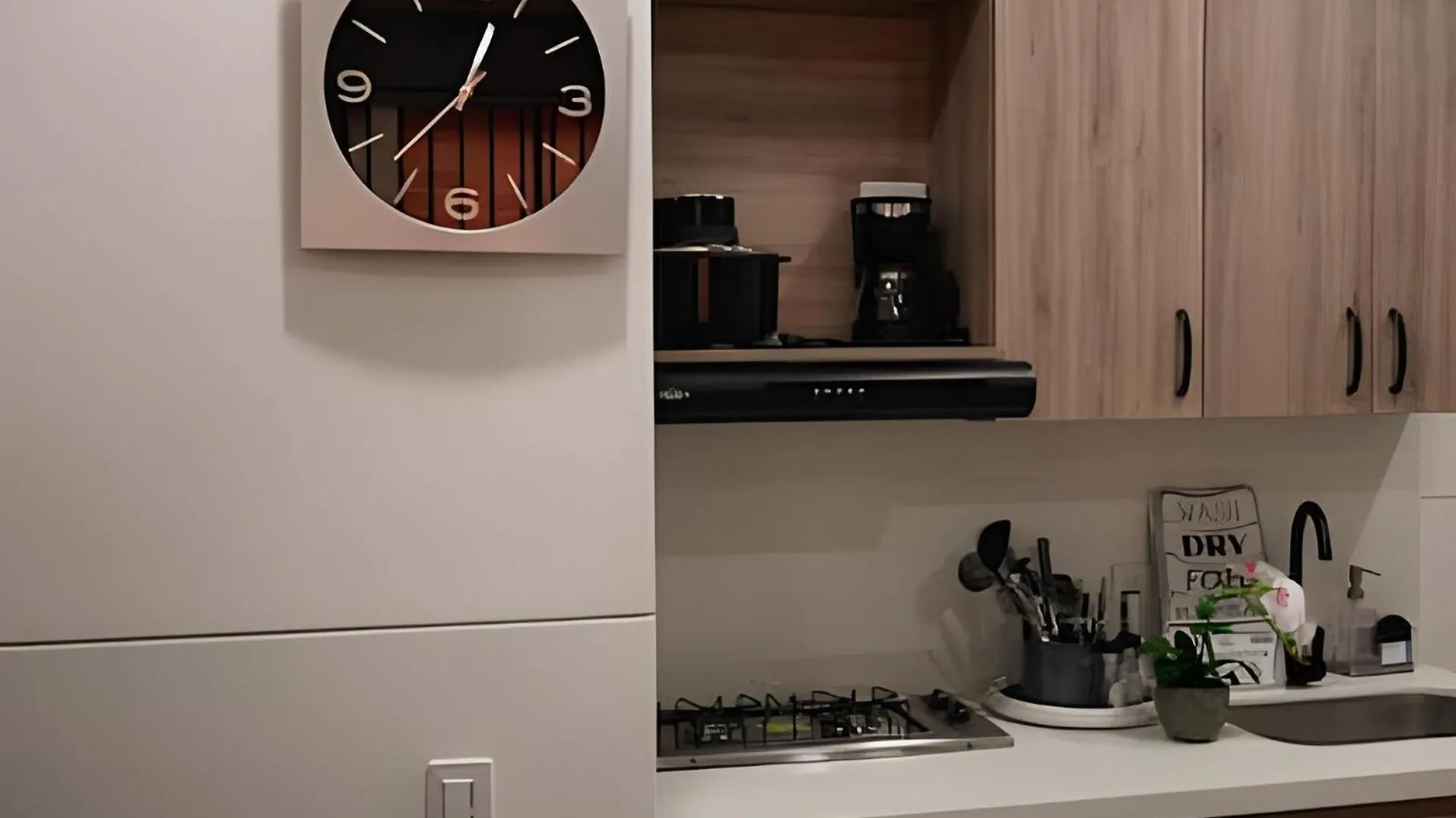 Apartament Edificio Manzanres - Central Cerca Al Poblado - Zona Tranquila Medellín