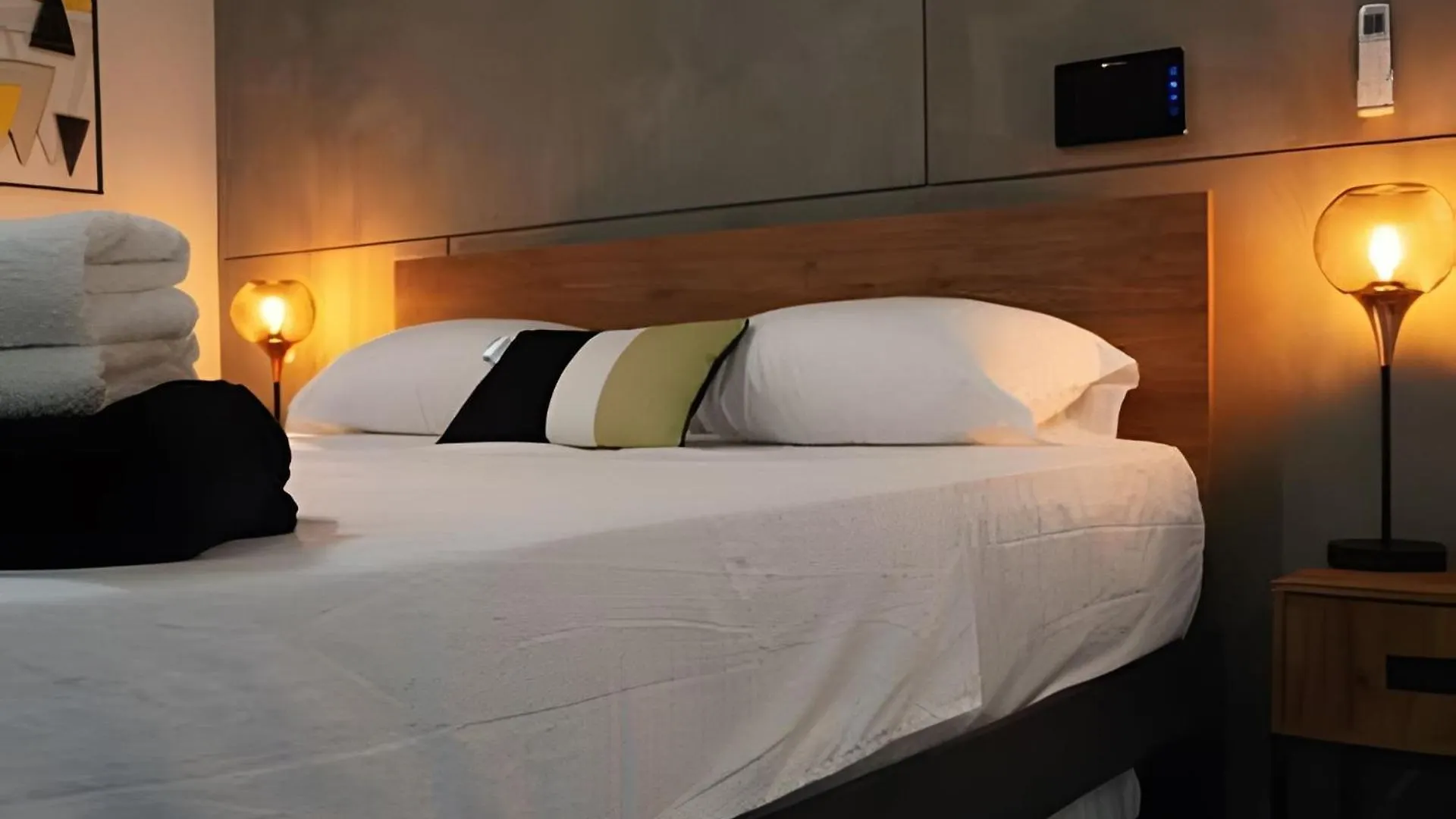 Apartament Edificio Manzanres - Central Cerca Al Poblado - Zona Tranquila Medellín