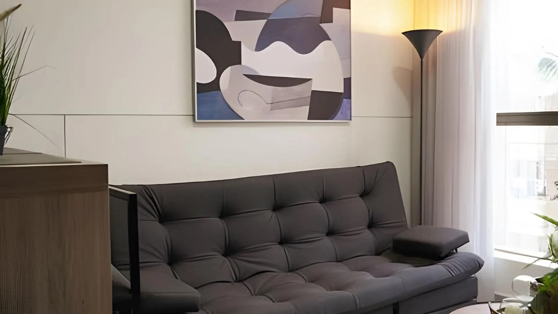 Apartament Edificio Manzanres - Central Cerca Al Poblado - Zona Tranquila Medellín