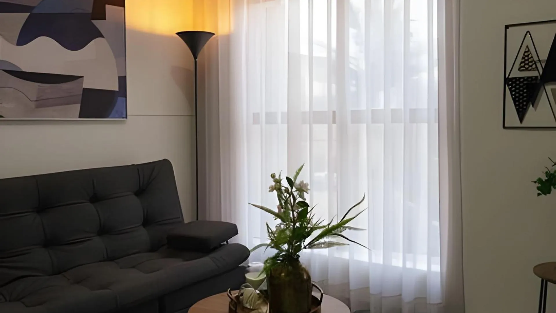 Apartament Edificio Manzanres - Central Cerca Al Poblado - Zona Tranquila Medellín