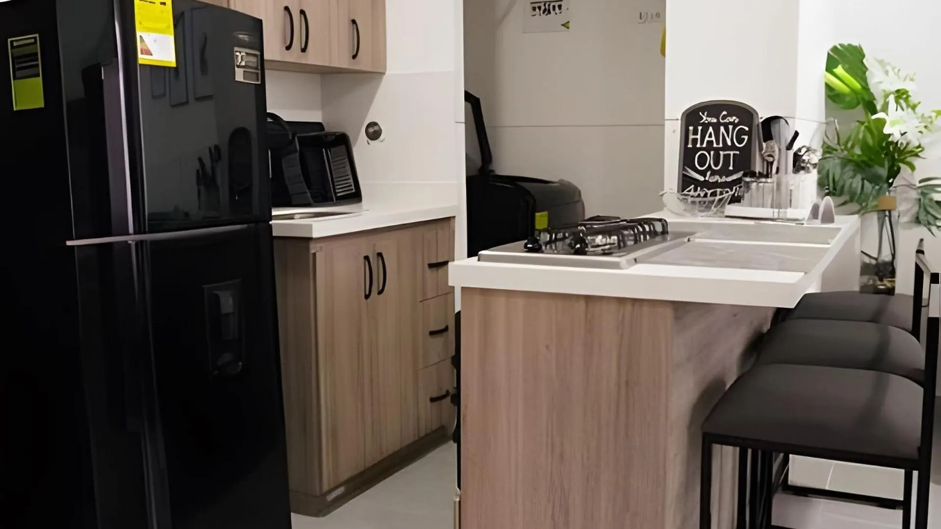Apartament Edificio Manzanres - Central Cerca Al Poblado - Zona Tranquila Medellín