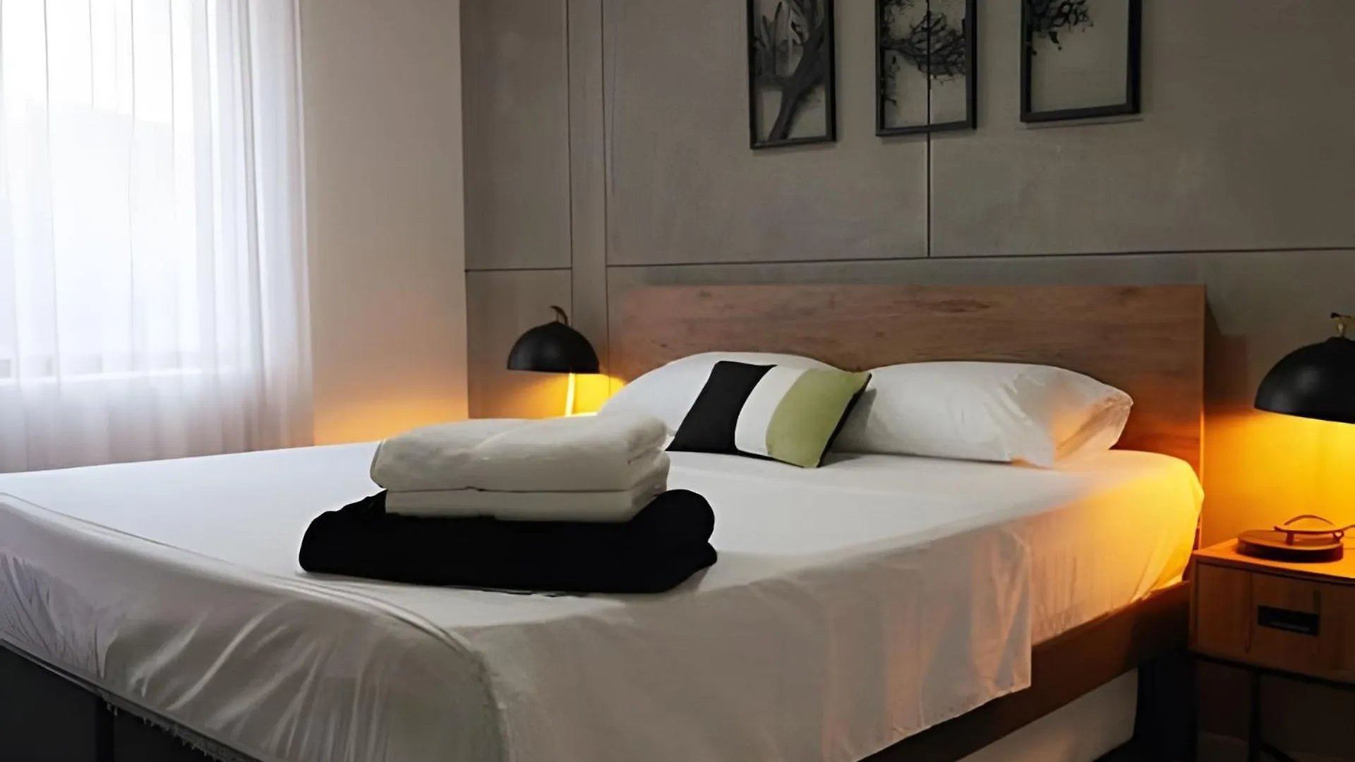 Edificio Manzanres - Central Cerca Al Poblado - Zona Tranquila Medellín Apartament